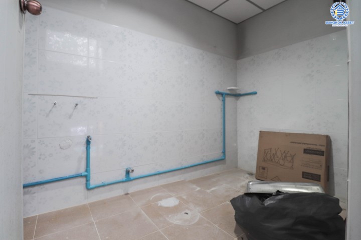 *****ทาวน์เฮ้าส์มือสองนนทบุรี เนื้อที่ 35 ตร.ว. ทำเลใกล้สนามบินดอนเมือง ม.ปิ่นเจริญ3 ดอนเมือง หน้ากว้าง 6 เมตร ฟังก์ชัน 3 ห้องนอน 2 ห้องน้ำ ต่อเติมครบพร้อมอยู่ บนทำเลเดินทางสะดวก ใกล้จุดขึ้นทางด่วนศรีสมาน